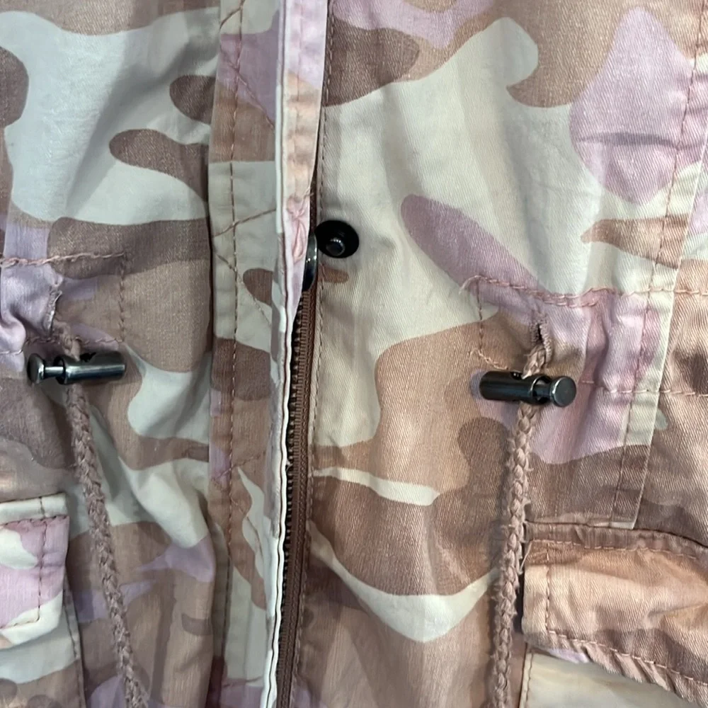 New Look pink toned camouflage women’s spring jacket USED size small - Picture 5 of 10